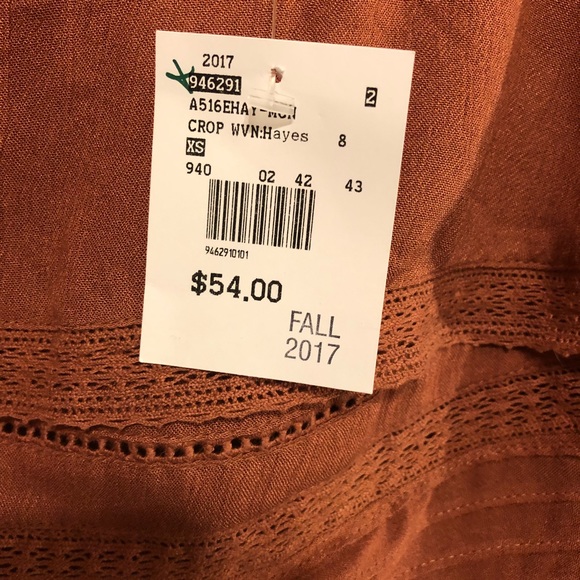 Crop Top - Picture 2 of 4